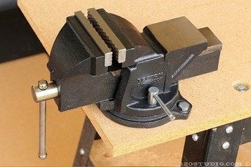 portable reloading bench using a keter folding work table