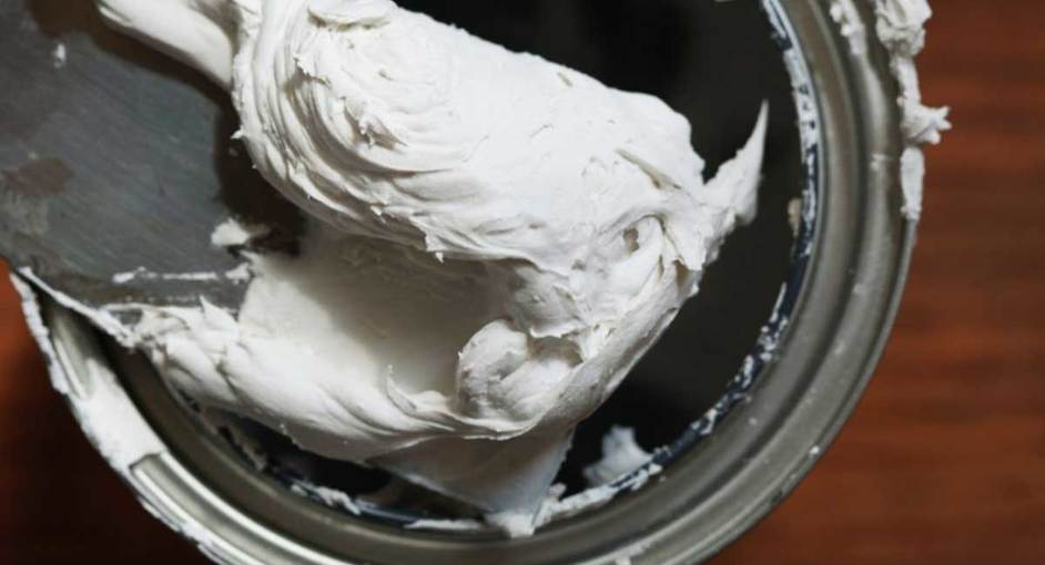 The Difference Between Spackle and Joint Compound Explained