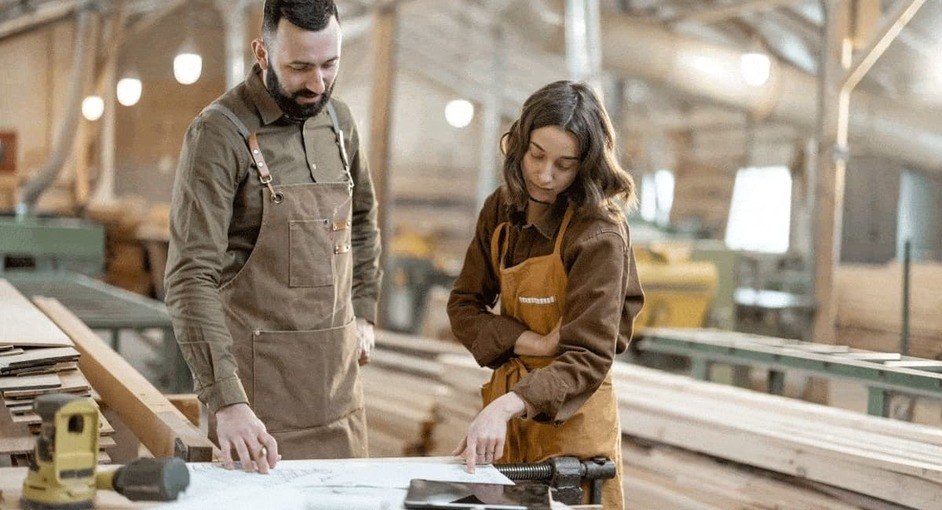 The 5 Best Woodworking Aprons On The Market
